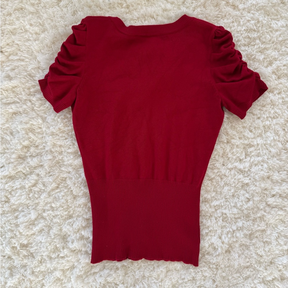 Red short sleeve sweater Juniors size Large - Picture 2 of 3